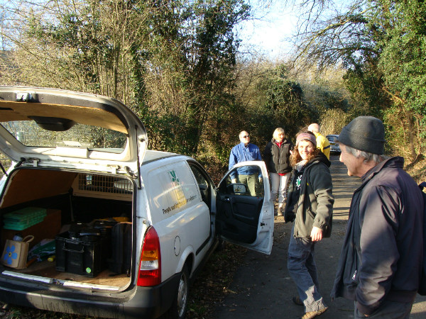 Volunteers arriving for task